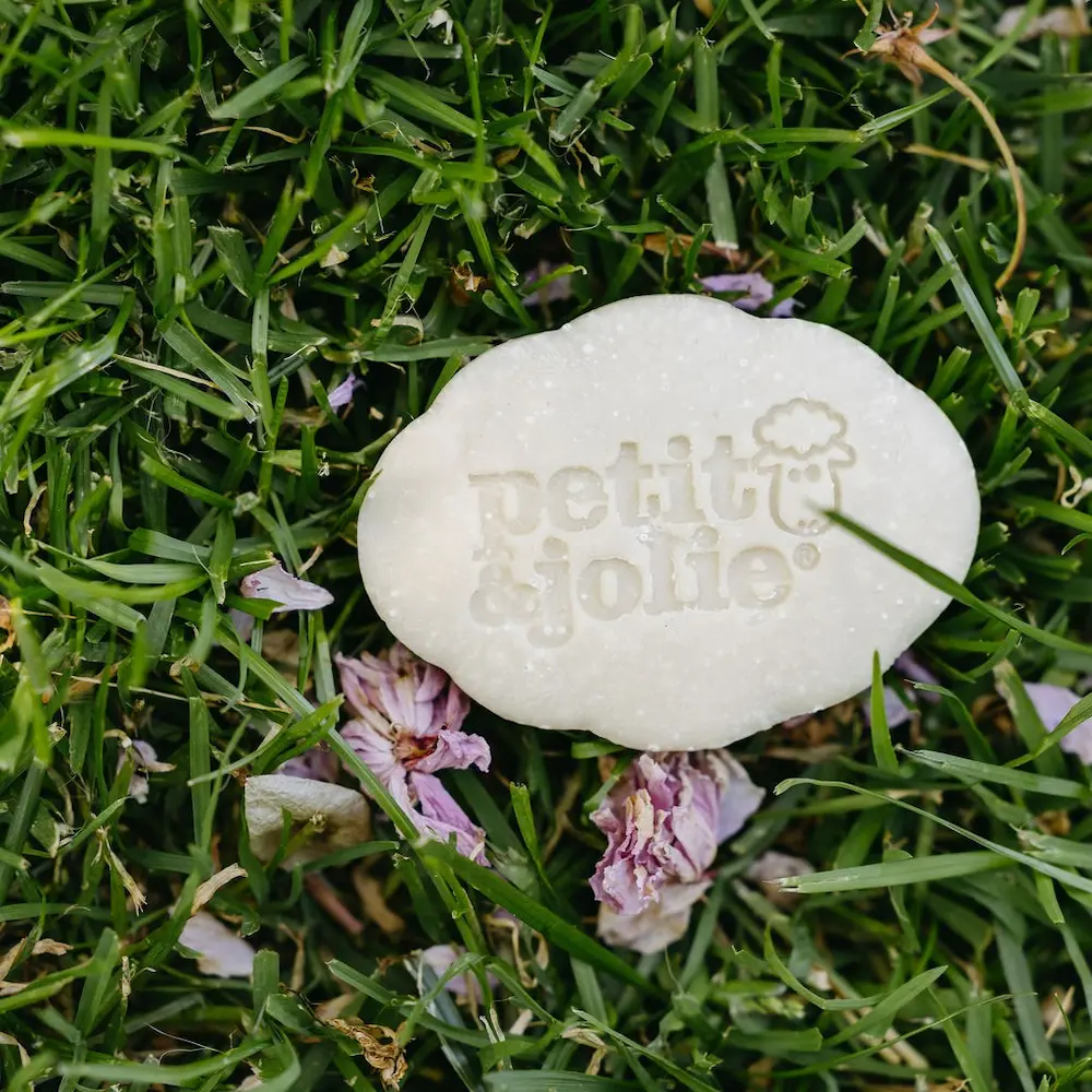 Natuurlijke Petit&Jolie shampoo bar voor baby en kind zonder prikken in de ogen