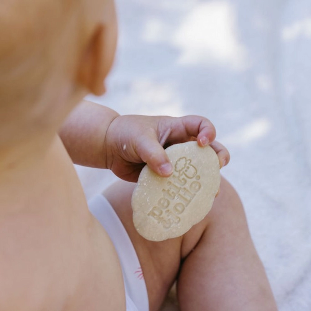 Petit&Jolie shampoo en body bar met biologische haver en shea butter voor gevoelige huid