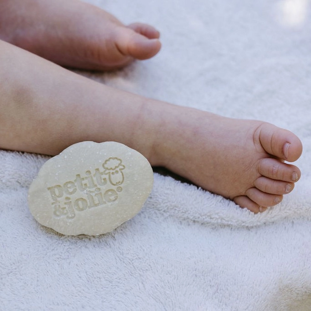 Petit&Jolie shampoo en body bar voor milde reiniging van babyhuid en haar