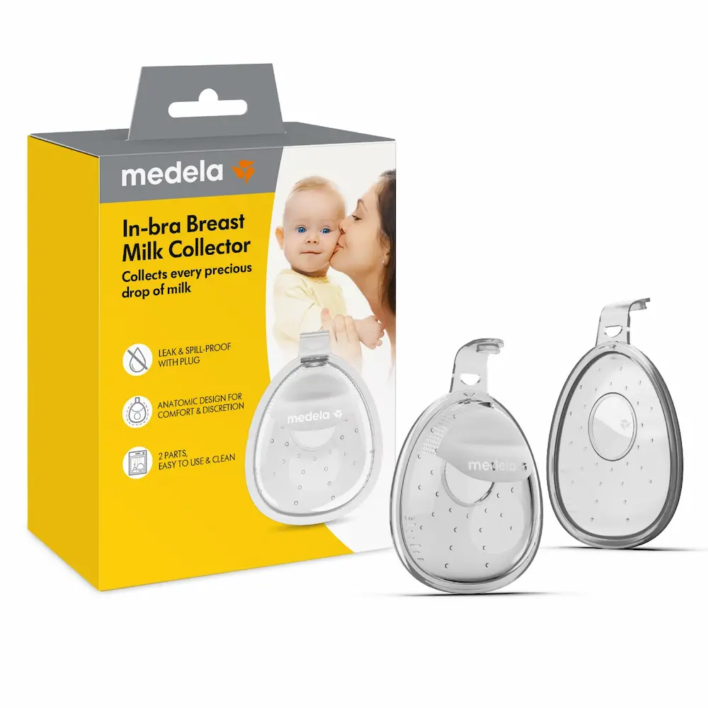 Twee Medela moedermelkopvangcups met siliconen achterkant en schenktuit.